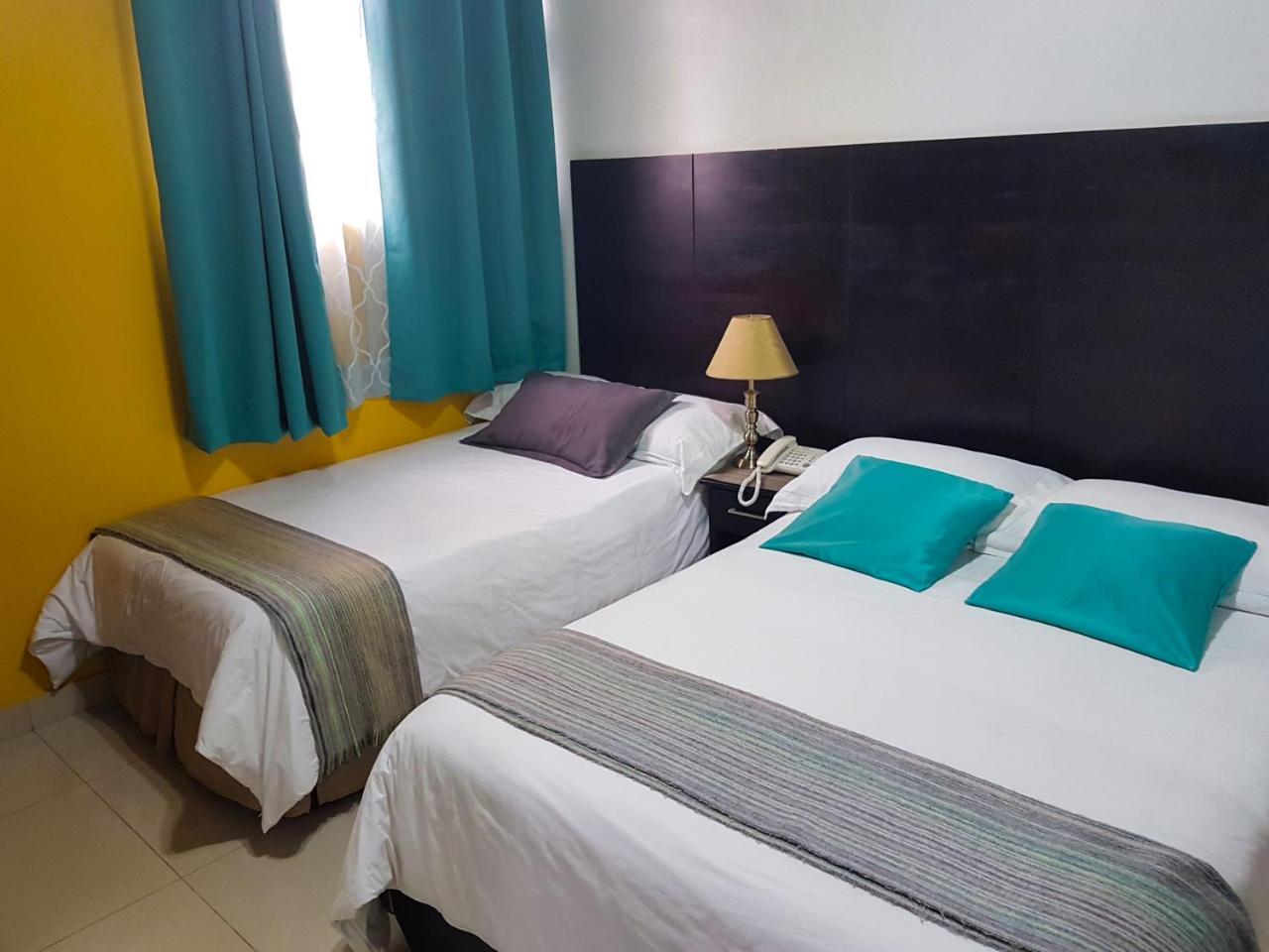 Hostal Blue Pacific Manta Exterior foto